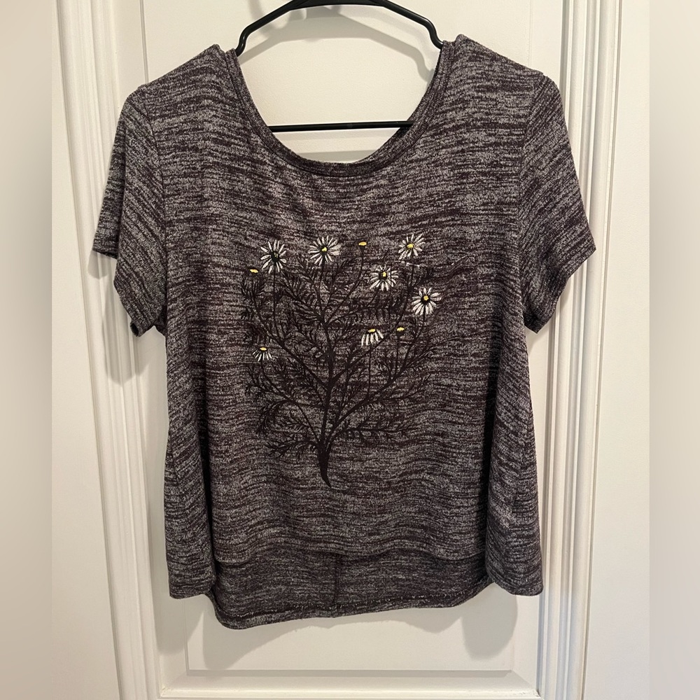 Soft and sexy ae cropped shirt